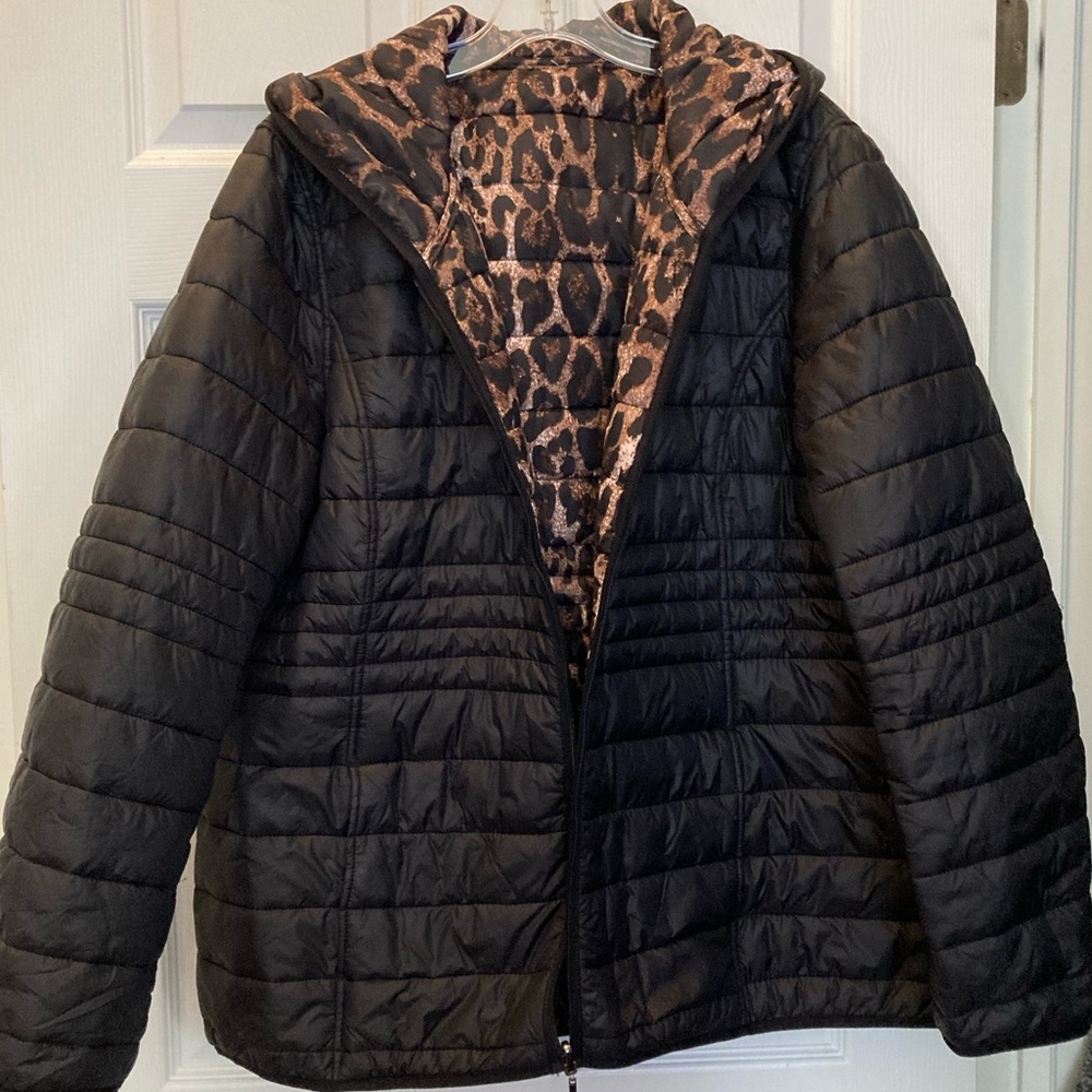 Black and leopard reversible puff jacket